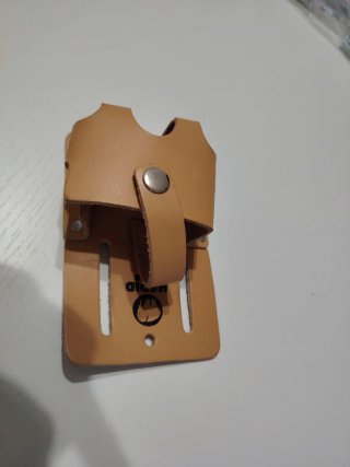 Funda porta-flexómetro de piel
