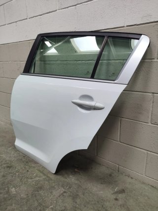 Puerta tras. izq. Kia Sportage de 2014.