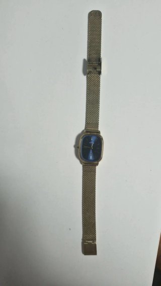 Reloj Parfois dorado y azul