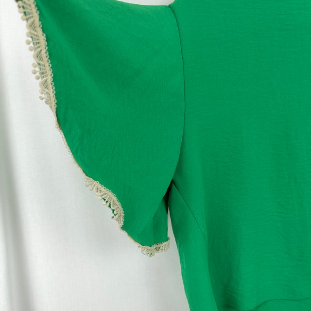 Made In Italy Green Lace Trim Tie Front Top