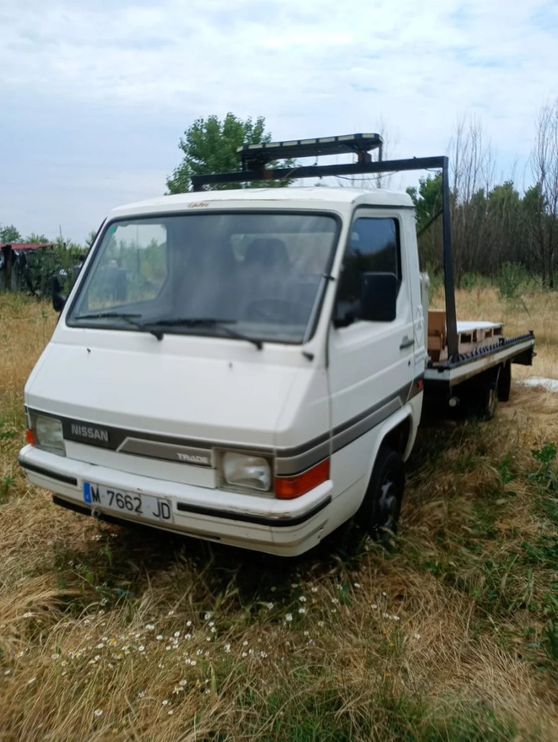 Nissan Trade 1989 - foto 1