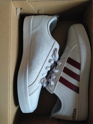 Zapatillas Adidas Blancas y Rojas