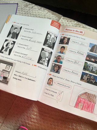 All about Us Now 2 Activity Book Essential (Spain)