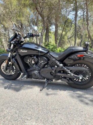 Indian Scout Sixty,pocos kilómetros,
