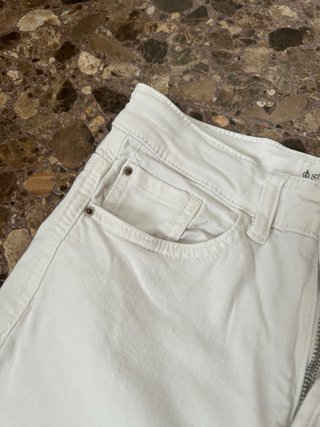Pantalón tobillero blanco Stradivarius D78