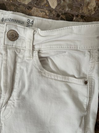 Pantalón tobillero blanco Stradivarius D78