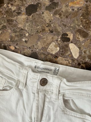Pantalón tobillero blanco Stradivarius D78