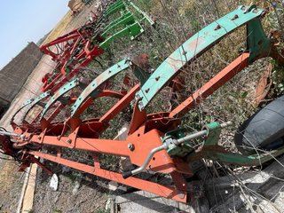 Arado Kverneland 5 cuerpos