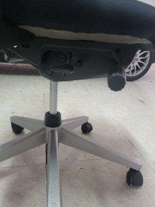 Silla de oficina dirección negra y plateado