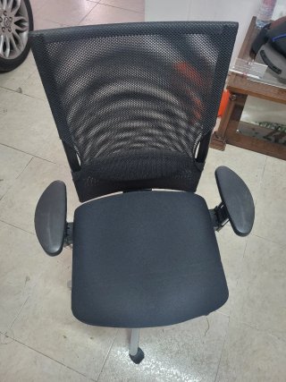 Silla de oficina dirección negra y plateado
