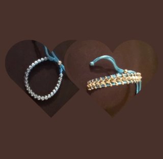 Pulseras con cuentas y detalles plateados