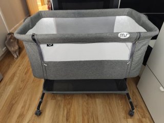 Cuna de colecho gris