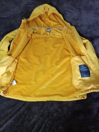 Chaqueta Amarilla con Cremallera