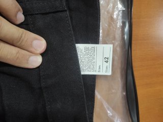 Vaqueros negros y grises