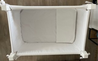 Mini cuna blanca con ruedas