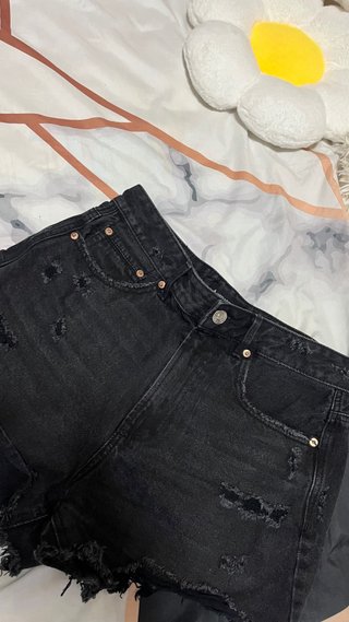 Vaqueros cortos negros Stradivarius Talla 40