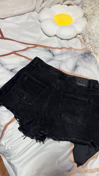 Vaqueros cortos negros Stradivarius Talla 40
