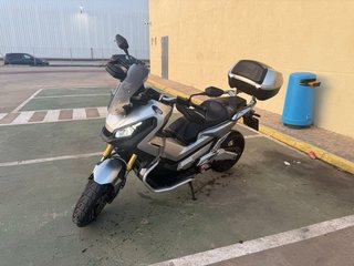 Cambio o vendo honda X-adv 750