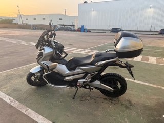 Cambio o vendo honda X-adv 750