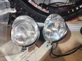 Focos y respaldo moto