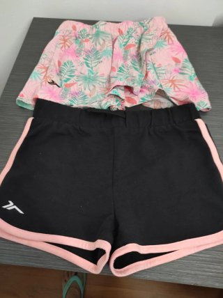 Shorts vaqueros con cerezas bordadas