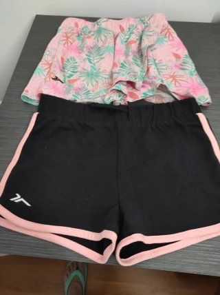 Shorts vaqueros con cerezas bordadas