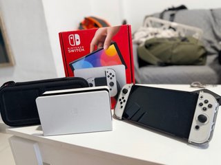 Nintendo Switch OLED Blanca y Negra