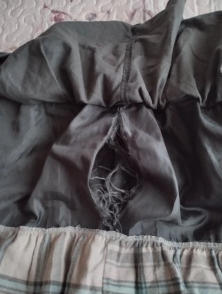 Falda gris y cian con capas