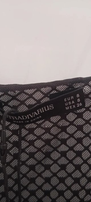 Top de rejilla con pedrería