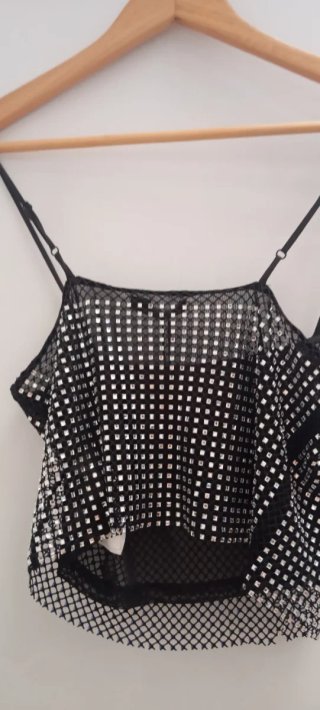 Top de rejilla con pedrería