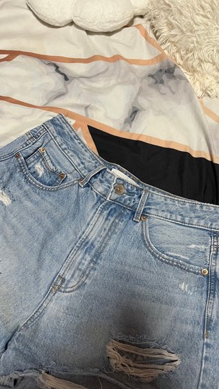 Vaqueros cortos Stradivarius Talla 40