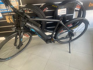 Bicicleta Eléctrica Cube Cross Hybrid ONE 500