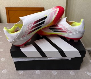 Zapatillas de futbol Adidas F50 sin cordones