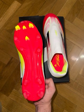 Zapatillas de futbol Adidas F50 sin cordones