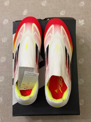 Zapatillas de futbol Adidas F50 sin cordones