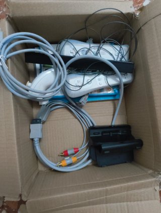 Nintendo Wii U 32GB Negra + Accesorios