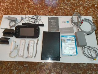 Nintendo Wii U 32GB Negra + Accesorios