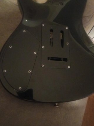 Guitarra Eléctrica Ibanez GIO