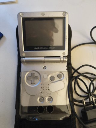 Nintendo DS y Game Boy Advance SP Plata