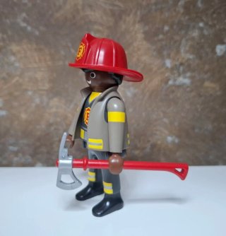 Playmobil serie 19 chico bombero