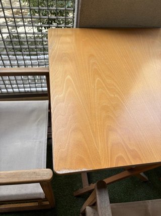 Conjunto de sillas menorquinas y mesa de madera