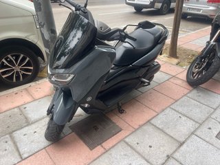 Yamaha NMAX 125 gris automática