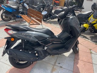 Yamaha NMAX 125 gris automática