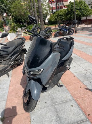 Yamaha NMAX 125 gris automática