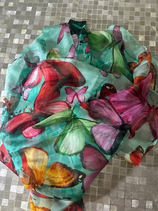 Foulard con stampa farfalle