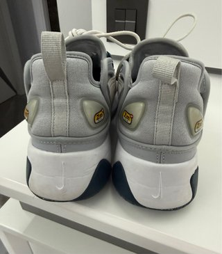 Tenis Nike Zoom Gris y Blanco