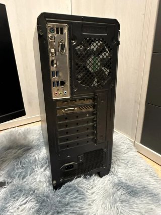 PC gaming con Monitor  Gigabyte