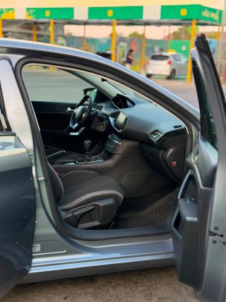 Peugeot 308 2016