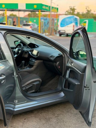 Peugeot 308 2016
