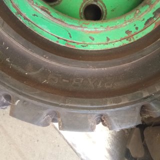 Rueda maciza para toro